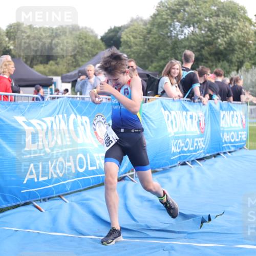 25.08.2024 - Elbe Triathlon Hamburg H.Heesch http://msf.ph/oto/6883079 25.08.2024 12:55:45 Ziel 1786, 1808, 1811 meine-sportfotos.de