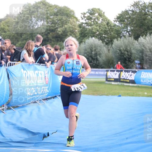 25.08.2024 - Elbe Triathlon Hamburg H.Heesch http://msf.ph/oto/6883097 25.08.2024 12:55:47 Ziel 1786, 1808, 1811 meine-sportfotos.de