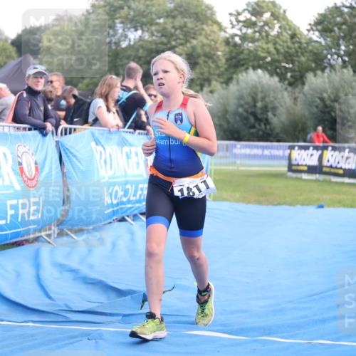 25.08.2024 - Elbe Triathlon Hamburg H.Heesch http://msf.ph/oto/6883102 25.08.2024 12:55:47 Ziel 1786, 1808, 1811 meine-sportfotos.de