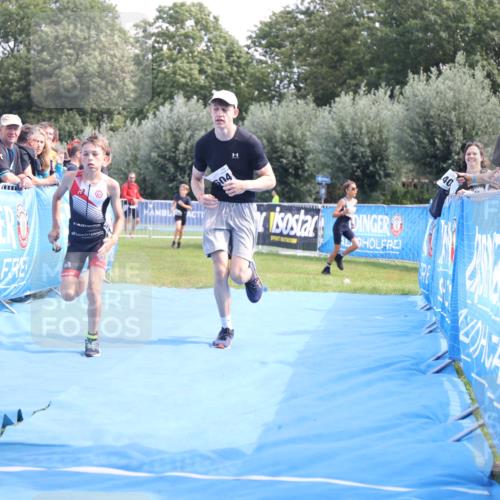 25.08.2024 - Elbe Triathlon Hamburg H.Heesch http://msf.ph/oto/6883150 25.08.2024 12:58:06 Ziel 1604, 1792, 1793 meine-sportfotos.de