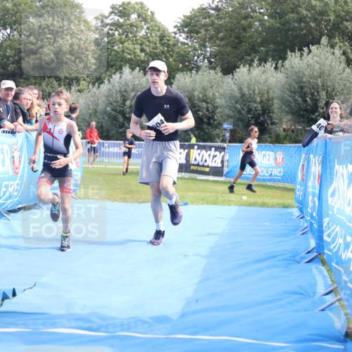 25.08.2024 - Elbe Triathlon Hamburg H.Heesch http://msf.ph/oto/6883151 25.08.2024 12:58:06 Ziel 1604, 1792, 1793 meine-sportfotos.de