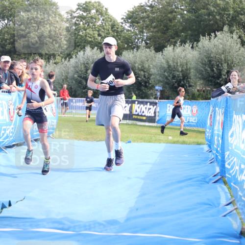 25.08.2024 - Elbe Triathlon Hamburg H.Heesch http://msf.ph/oto/6883152 25.08.2024 12:58:06 Ziel 1604, 1792, 1793 meine-sportfotos.de