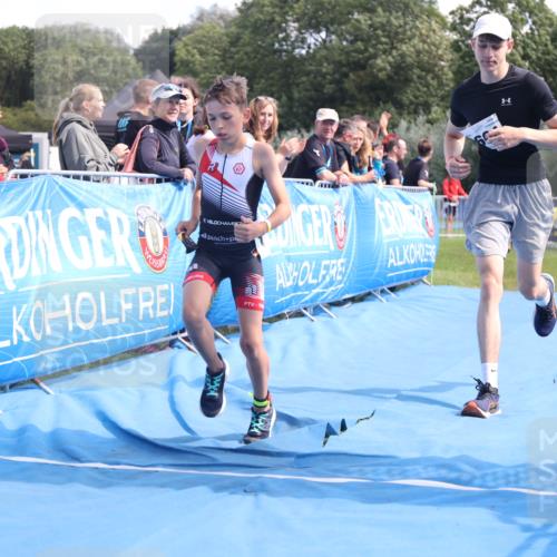 25.08.2024 - Elbe Triathlon Hamburg H.Heesch http://msf.ph/oto/6883155 25.08.2024 12:58:06 Ziel 1604, 1792, 1793 meine-sportfotos.de