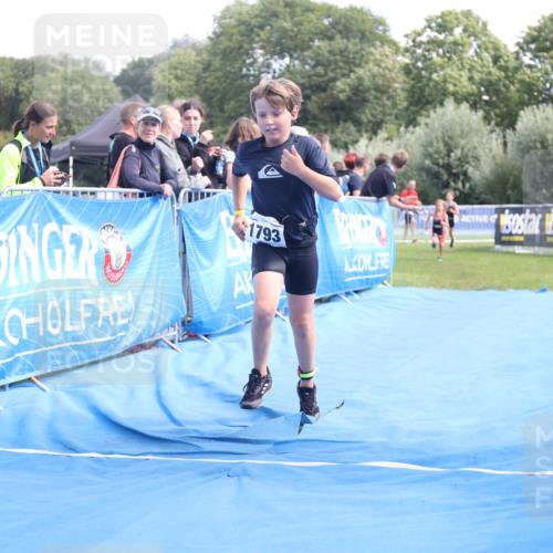 25.08.2024 - Elbe Triathlon Hamburg H.Heesch http://msf.ph/oto/6883170 25.08.2024 12:58:14 Ziel 1604, 1792, 1793, 1825, 1829 meine-sportfotos.de