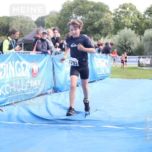 25.08.2024 - Elbe Triathlon Hamburg H.Heesch http://msf.ph/oto/6883171 25.08.2024 12:58:14 Ziel 1604, 1792, 1793, 1825, 1829 meine-sportfotos.de