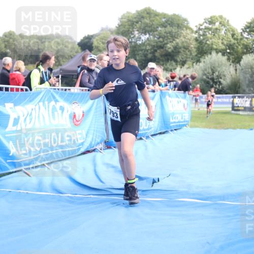 25.08.2024 - Elbe Triathlon Hamburg H.Heesch http://msf.ph/oto/6883177 25.08.2024 12:58:14 Ziel 1604, 1792, 1793, 1825, 1829 meine-sportfotos.de