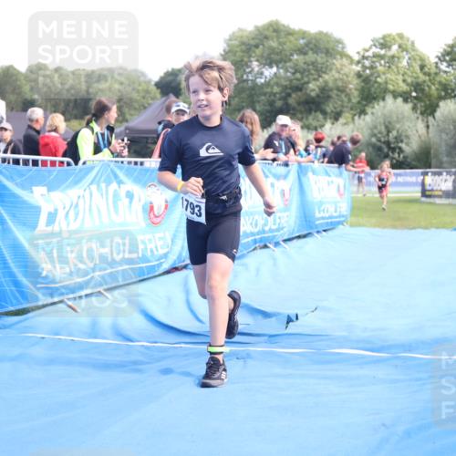 25.08.2024 - Elbe Triathlon Hamburg H.Heesch http://msf.ph/oto/6883180 25.08.2024 12:58:14 Ziel 1604, 1792, 1793, 1825, 1829 meine-sportfotos.de