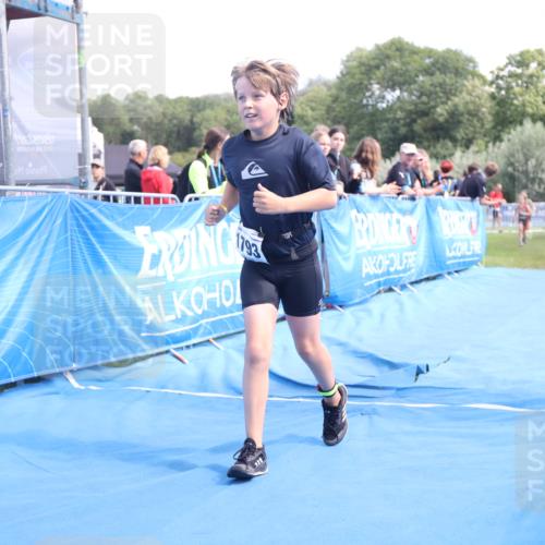 25.08.2024 - Elbe Triathlon Hamburg H.Heesch http://msf.ph/oto/6883185 25.08.2024 12:58:14 Ziel 1604, 1792, 1793, 1825, 1829 meine-sportfotos.de