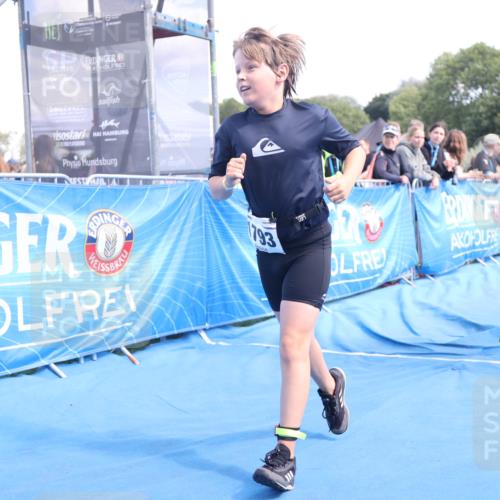 25.08.2024 - Elbe Triathlon Hamburg H.Heesch http://msf.ph/oto/6883192 25.08.2024 12:58:15 Ziel 1793, 1825, 1829 meine-sportfotos.de