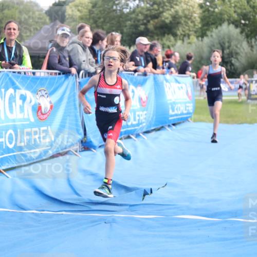 25.08.2024 - Elbe Triathlon Hamburg H.Heesch http://msf.ph/oto/6883194 25.08.2024 12:58:19 Ziel 1793, 1814, 1825, 1829 meine-sportfotos.de