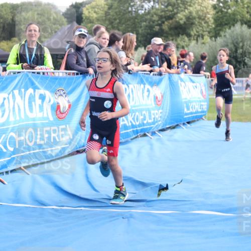 25.08.2024 - Elbe Triathlon Hamburg H.Heesch http://msf.ph/oto/6883197 25.08.2024 12:58:19 Ziel 1793, 1814, 1825, 1829 meine-sportfotos.de