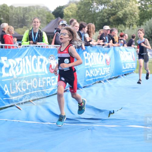 25.08.2024 - Elbe Triathlon Hamburg H.Heesch http://msf.ph/oto/6883199 25.08.2024 12:58:19 Ziel 1793, 1814, 1825, 1829 meine-sportfotos.de