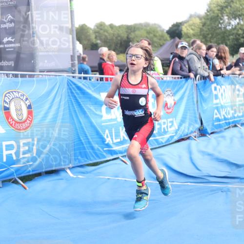 25.08.2024 - Elbe Triathlon Hamburg H.Heesch http://msf.ph/oto/6883205 25.08.2024 12:58:19 Ziel 1793, 1814, 1825, 1829 meine-sportfotos.de