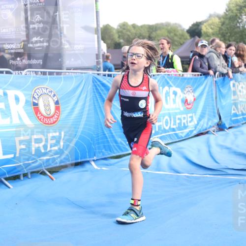25.08.2024 - Elbe Triathlon Hamburg H.Heesch http://msf.ph/oto/6883207 25.08.2024 12:58:19 Ziel 1793, 1814, 1825, 1829 meine-sportfotos.de