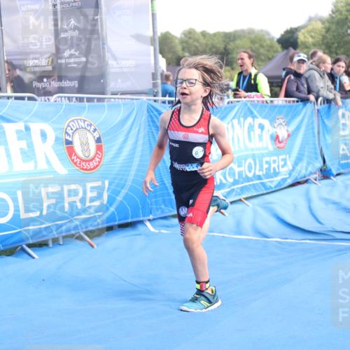 25.08.2024 - Elbe Triathlon Hamburg H.Heesch http://msf.ph/oto/6883208 25.08.2024 12:58:19 Ziel 1793, 1814, 1825, 1829 meine-sportfotos.de