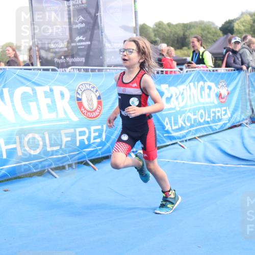25.08.2024 - Elbe Triathlon Hamburg H.Heesch http://msf.ph/oto/6883210 25.08.2024 12:58:20 Ziel 1793, 1814, 1825, 1829 meine-sportfotos.de