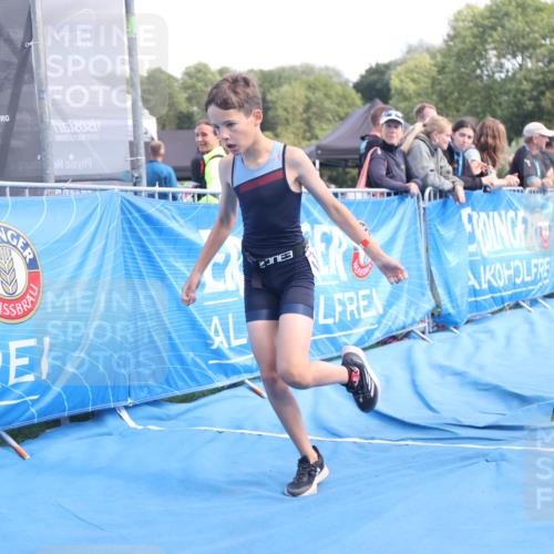 25.08.2024 - Elbe Triathlon Hamburg H.Heesch http://msf.ph/oto/6883217 25.08.2024 12:58:21 Ziel 1793, 1814, 1825, 1829 meine-sportfotos.de