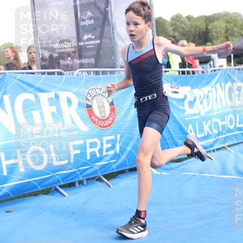 25.08.2024 - Elbe Triathlon Hamburg H.Heesch http://msf.ph/oto/6883222 25.08.2024 12:58:21 Ziel 1793, 1814, 1825, 1829 meine-sportfotos.de