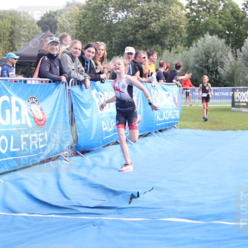 25.08.2024 - Elbe Triathlon Hamburg H.Heesch http://msf.ph/oto/6883231 25.08.2024 12:58:24 Ziel 1784, 1814, 1825, 1829 meine-sportfotos.de