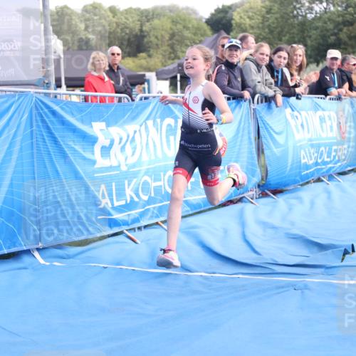 25.08.2024 - Elbe Triathlon Hamburg H.Heesch http://msf.ph/oto/6883238 25.08.2024 12:58:25 Ziel 1784, 1814, 1825, 1829 meine-sportfotos.de