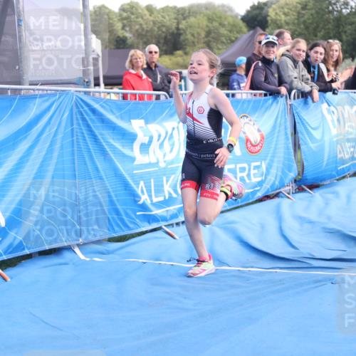 25.08.2024 - Elbe Triathlon Hamburg H.Heesch http://msf.ph/oto/6883240 25.08.2024 12:58:25 Ziel 1784, 1814, 1825, 1829 meine-sportfotos.de
