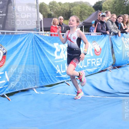 25.08.2024 - Elbe Triathlon Hamburg H.Heesch http://msf.ph/oto/6883241 25.08.2024 12:58:25 Ziel 1784, 1814, 1825, 1829 meine-sportfotos.de