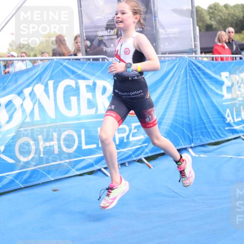 25.08.2024 - Elbe Triathlon Hamburg H.Heesch http://msf.ph/oto/6883250 25.08.2024 12:58:26 Ziel 1784, 1814, 1825, 1829 meine-sportfotos.de