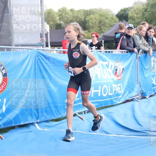 25.08.2024 - Elbe Triathlon Hamburg H.Heesch http://msf.ph/oto/6883255 25.08.2024 12:58:30 Ziel 1784, 1814 meine-sportfotos.de