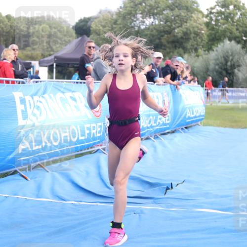 25.08.2024 - Elbe Triathlon Hamburg H.Heesch http://msf.ph/oto/6883276 25.08.2024 12:58:45 Ziel 1840 meine-sportfotos.de