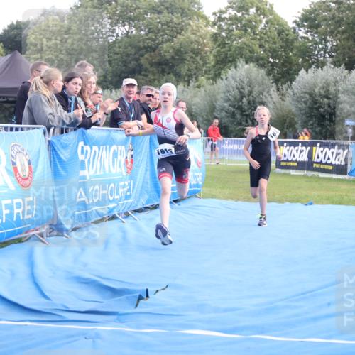 25.08.2024 - Elbe Triathlon Hamburg H.Heesch http://msf.ph/oto/6883286 25.08.2024 12:58:59 Ziel 1813, 1819 meine-sportfotos.de