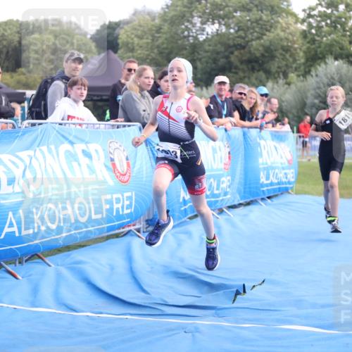 25.08.2024 - Elbe Triathlon Hamburg H.Heesch http://msf.ph/oto/6883293 25.08.2024 12:59:00 Ziel 1813, 1819 meine-sportfotos.de