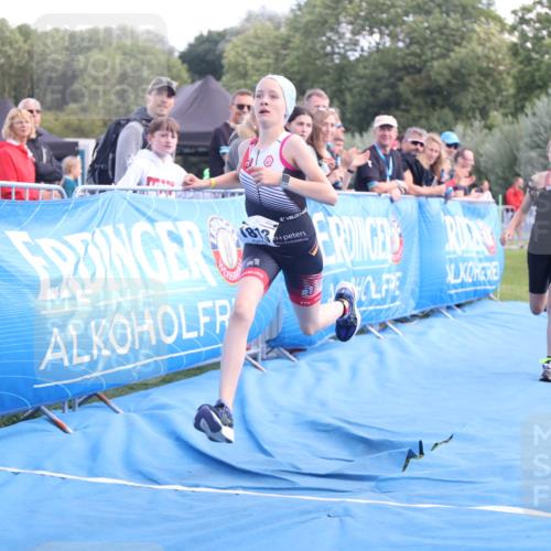 25.08.2024 - Elbe Triathlon Hamburg H.Heesch http://msf.ph/oto/6883295 25.08.2024 12:59:00 Ziel 1813, 1819 meine-sportfotos.de