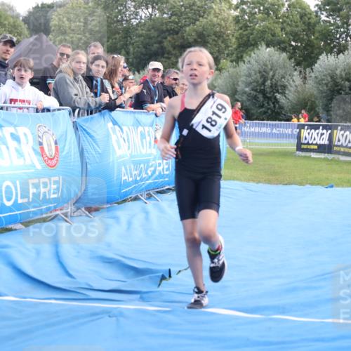 25.08.2024 - Elbe Triathlon Hamburg H.Heesch http://msf.ph/oto/6883300 25.08.2024 12:59:01 Ziel 1813, 1819 meine-sportfotos.de