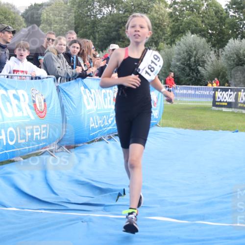 25.08.2024 - Elbe Triathlon Hamburg H.Heesch http://msf.ph/oto/6883303 25.08.2024 12:59:01 Ziel 1813, 1819 meine-sportfotos.de