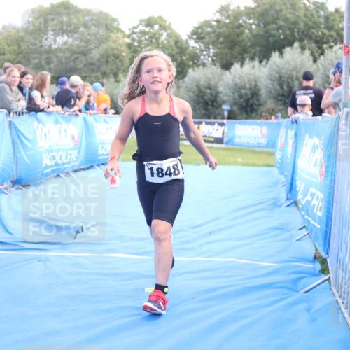 25.08.2024 - Elbe Triathlon Hamburg H.Heesch http://msf.ph/oto/6883321 25.08.2024 12:59:16 Ziel 1741, 1853 meine-sportfotos.de