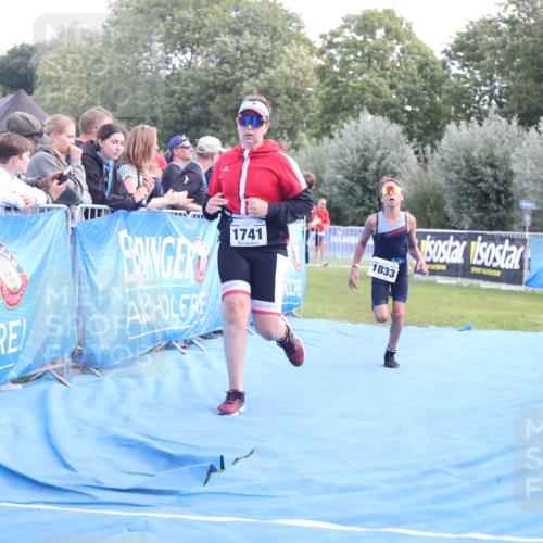 25.08.2024 - Elbe Triathlon Hamburg H.Heesch http://msf.ph/oto/6883331 25.08.2024 12:59:19 Ziel 1741, 1843, 1853 meine-sportfotos.de