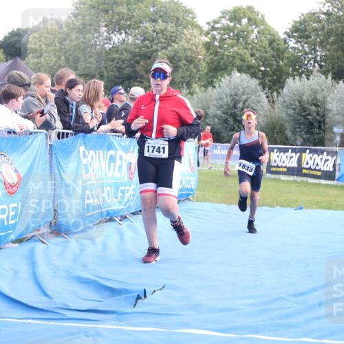 25.08.2024 - Elbe Triathlon Hamburg H.Heesch http://msf.ph/oto/6883332 25.08.2024 12:59:19 Ziel 1741, 1843, 1853 meine-sportfotos.de