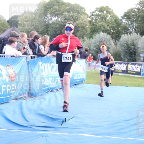 25.08.2024 - Elbe Triathlon Hamburg H.Heesch http://msf.ph/oto/6883335 25.08.2024 12:59:19 Ziel 1741, 1843, 1853 meine-sportfotos.de