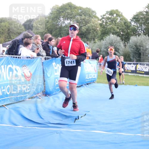 25.08.2024 - Elbe Triathlon Hamburg H.Heesch http://msf.ph/oto/6883339 25.08.2024 12:59:20 Ziel 1741, 1843, 1853 meine-sportfotos.de