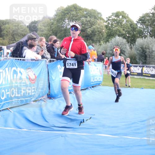 25.08.2024 - Elbe Triathlon Hamburg H.Heesch http://msf.ph/oto/6883340 25.08.2024 12:59:20 Ziel 1741, 1843, 1853 meine-sportfotos.de