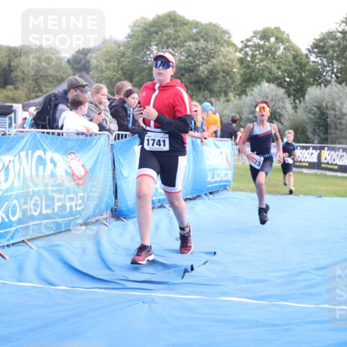 25.08.2024 - Elbe Triathlon Hamburg H.Heesch http://msf.ph/oto/6883341 25.08.2024 12:59:20 Ziel 1741, 1843, 1853 meine-sportfotos.de