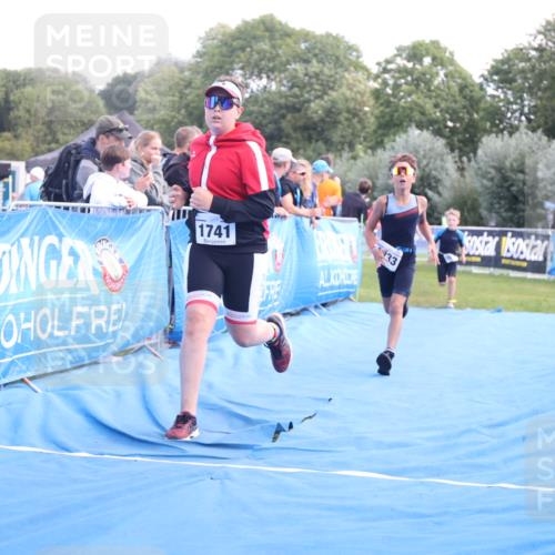 25.08.2024 - Elbe Triathlon Hamburg H.Heesch http://msf.ph/oto/6883343 25.08.2024 12:59:20 Ziel 1741, 1843, 1853 meine-sportfotos.de
