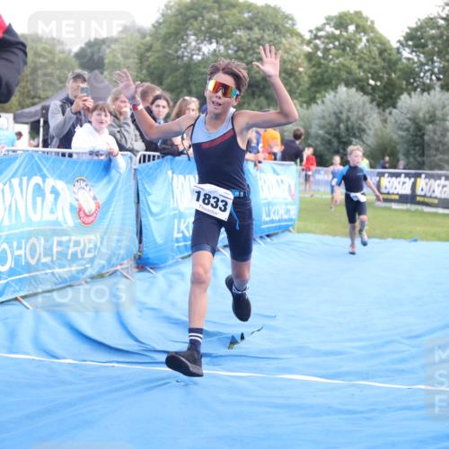 25.08.2024 - Elbe Triathlon Hamburg H.Heesch http://msf.ph/oto/6883349 25.08.2024 12:59:21 Ziel 1741, 1843, 1853 meine-sportfotos.de