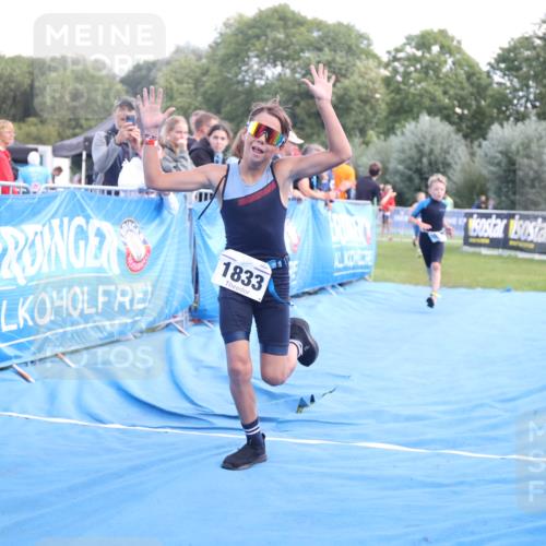 25.08.2024 - Elbe Triathlon Hamburg H.Heesch http://msf.ph/oto/6883352 25.08.2024 12:59:21 Ziel 1741, 1843, 1853 meine-sportfotos.de
