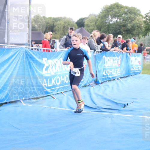 25.08.2024 - Elbe Triathlon Hamburg H.Heesch http://msf.ph/oto/6883371 25.08.2024 12:59:24 Ziel 1741, 1843, 1848, 1853 meine-sportfotos.de