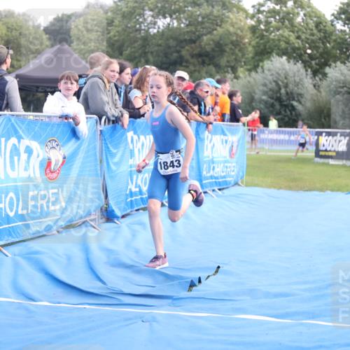 25.08.2024 - Elbe Triathlon Hamburg H.Heesch http://msf.ph/oto/6883378 25.08.2024 12:59:27 Ziel 1741, 1821, 1843, 1848, 1853 meine-sportfotos.de