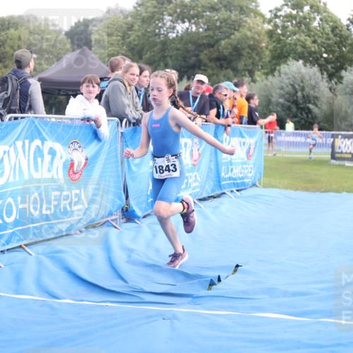 25.08.2024 - Elbe Triathlon Hamburg H.Heesch http://msf.ph/oto/6883380 25.08.2024 12:59:27 Ziel 1741, 1821, 1843, 1848, 1853 meine-sportfotos.de