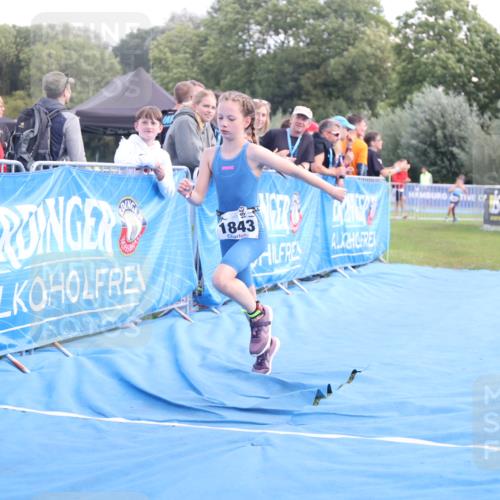 25.08.2024 - Elbe Triathlon Hamburg H.Heesch http://msf.ph/oto/6883381 25.08.2024 12:59:27 Ziel 1741, 1821, 1843, 1848, 1853 meine-sportfotos.de