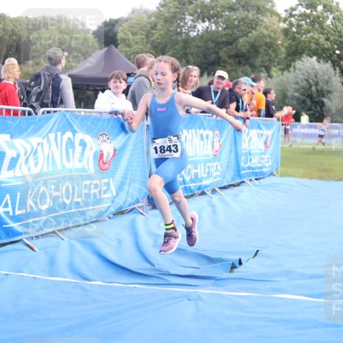 25.08.2024 - Elbe Triathlon Hamburg H.Heesch http://msf.ph/oto/6883382 25.08.2024 12:59:27 Ziel 1741, 1821, 1843, 1848, 1853 meine-sportfotos.de