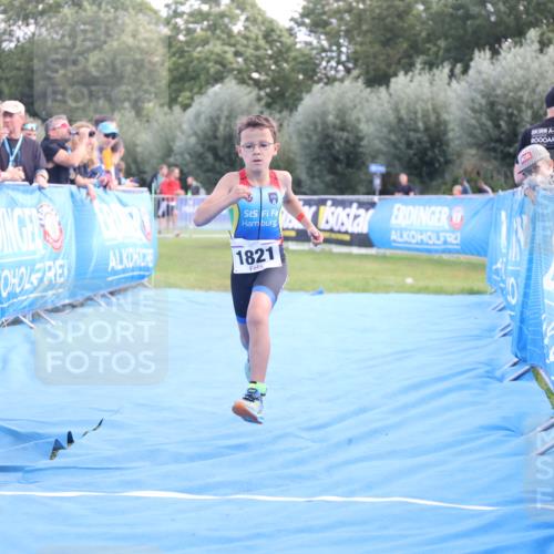 25.08.2024 - Elbe Triathlon Hamburg H.Heesch http://msf.ph/oto/6883395 25.08.2024 12:59:34 Ziel 1821, 1833, 1843, 1848 meine-sportfotos.de
